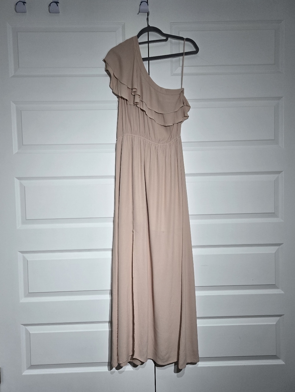 Chelsea28 One-Shoulder Ruffle Maxi Dress - Nude/blush